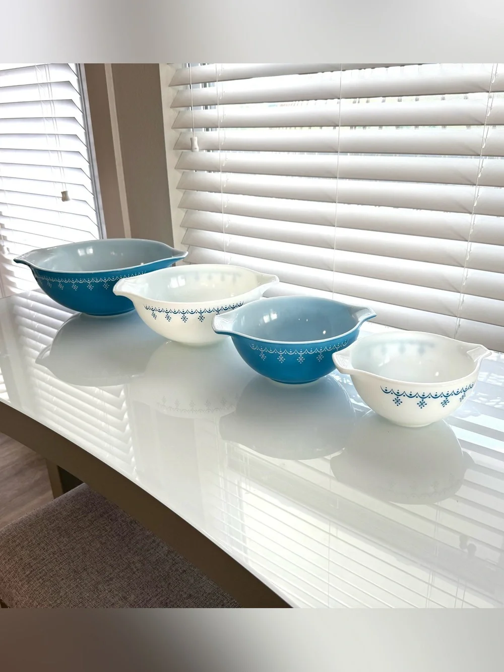 Vintage Pyrex Snowflake Garland Blue/White Cinderella Mixing Bowl - Set of 4
